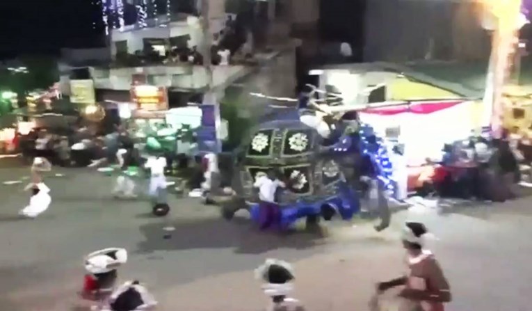 VIDEO Slonovi podivljali na proslavi na Šri Lanci, ozlijeđeno 17 osoba